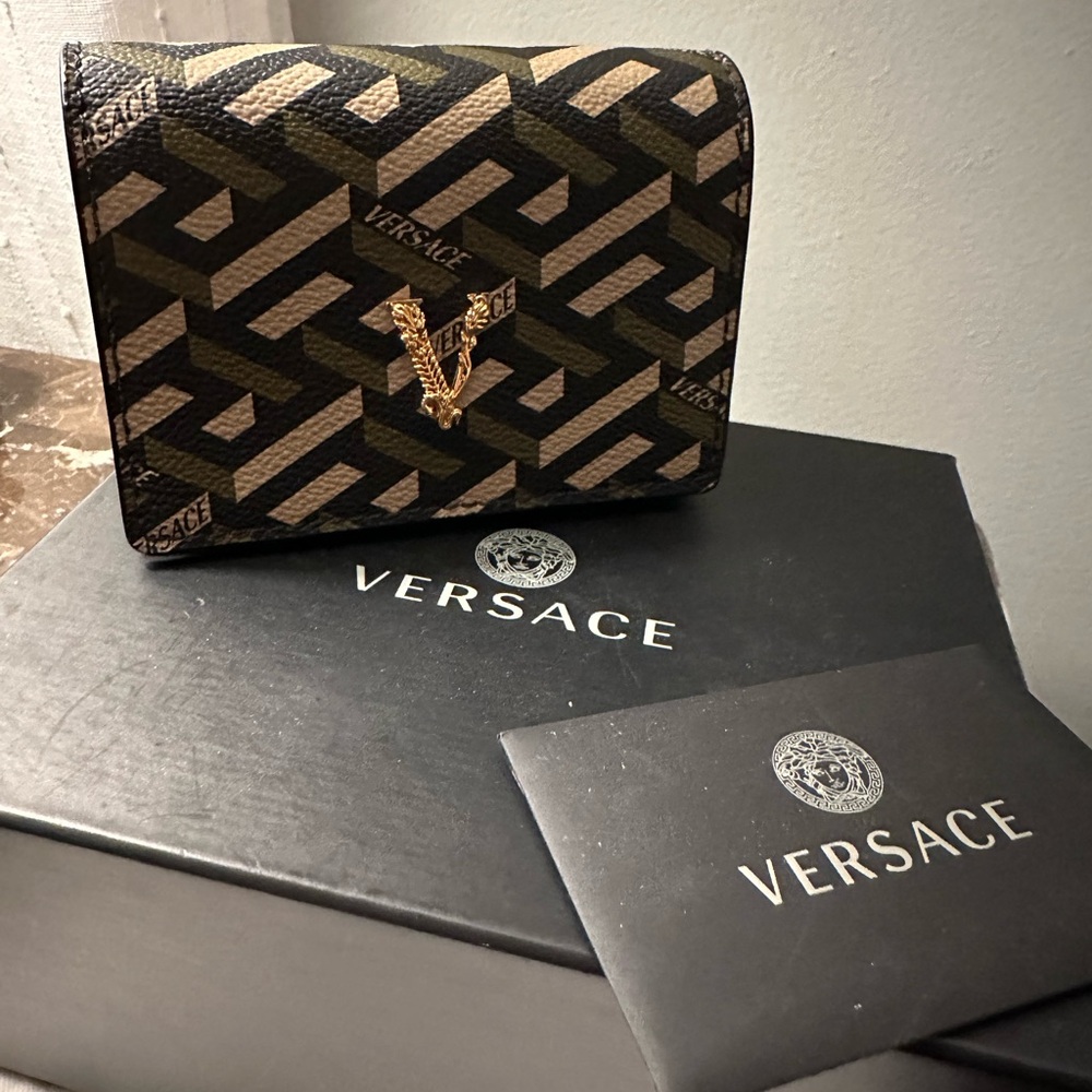 Versace Black and Cream Geometric Wallet